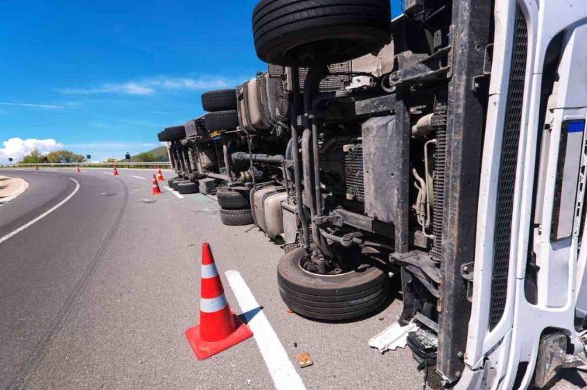 Factors to Consider When Choosing Trucking Accident Law Firms
